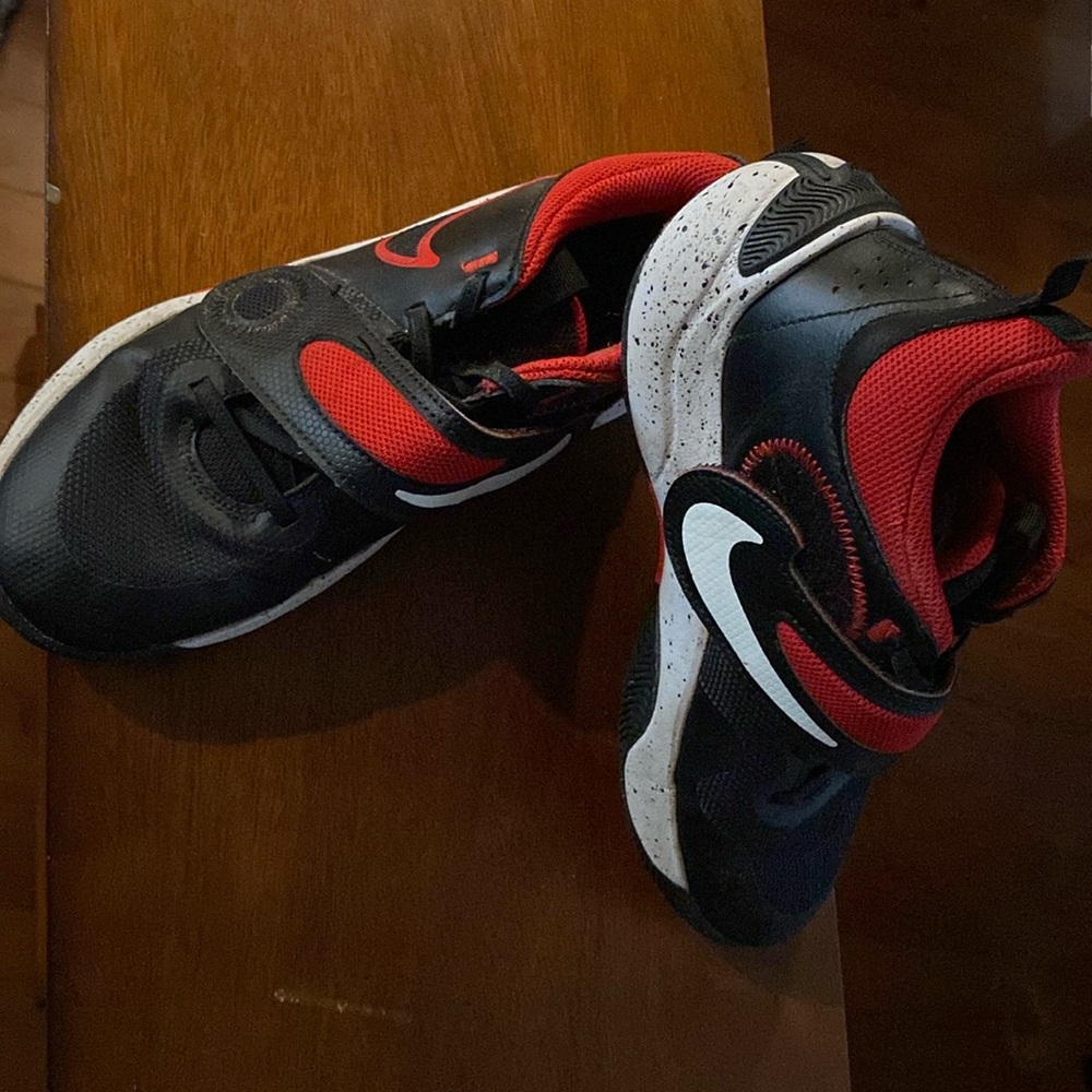 Nike size 5.5 boys